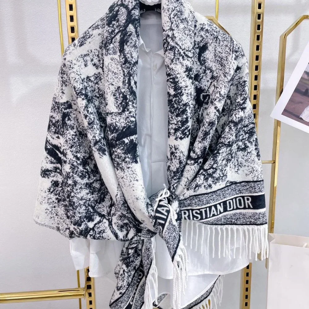 💎✨AUTHENTIC✨💎Dior scarf